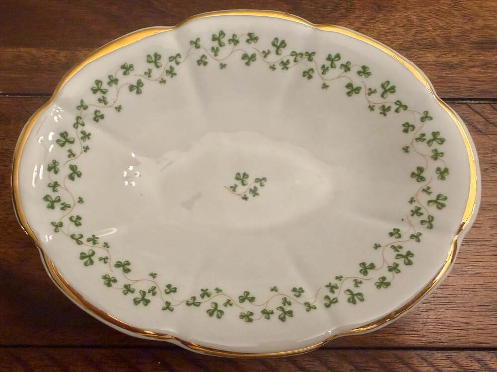 Royal Tara Ireland Fine Bone China Shamrock Oval Scalloped Dish